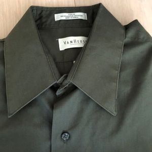 VanHeusen 15.5/32-33 Dark Green Dress Shirt